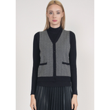 Women's V-Neck Buttoned Sleeveless Top